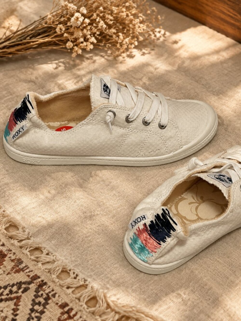 ROXY Bayshore Sneakers (fair Core) — Size 9
